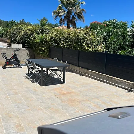 Maison Au Calme Avec Piscine Villa *
